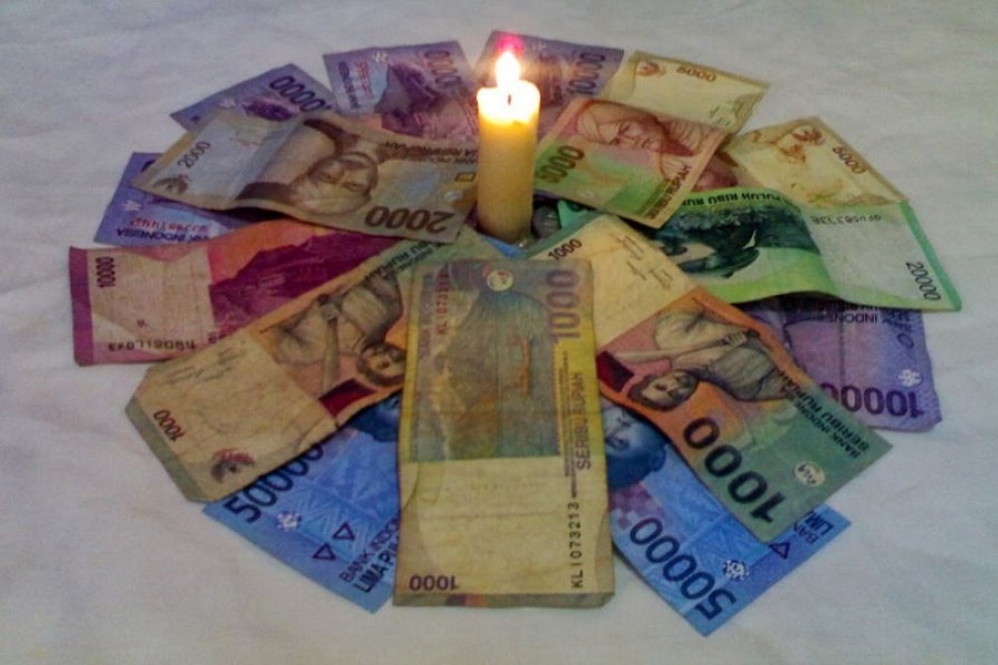 Ritual cara mendatangkan uang gaib